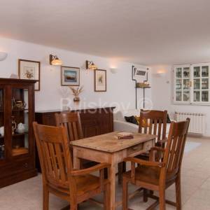 Najam, prekrasna kuća, Mirca, otok Brač, prvi red uz more