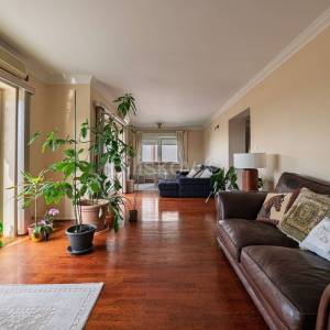 Najam, Šestinski vrh, šesterosoban dvoetažni stan, garaža