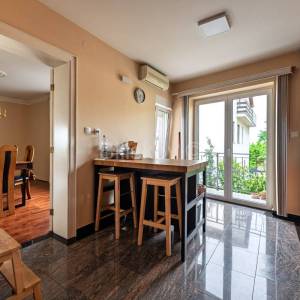 Najam, Šestinski vrh, šesterosoban dvoetažni stan, garaža