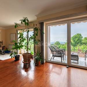 Najam, Šestinski vrh, šesterosoban dvoetažni stan, garaža