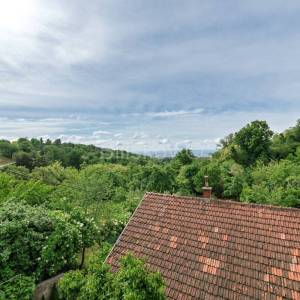 Najam, Šestinski vrh, šesterosoban dvoetažni stan, garaža