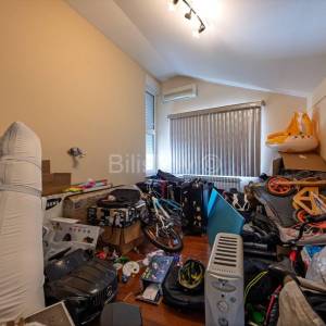 Najam, Šestinski vrh, šesterosoban dvoetažni stan, garaža