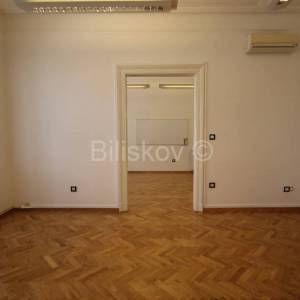 Najam, Zagreb, Donji grad, četverosoban stan, loggia