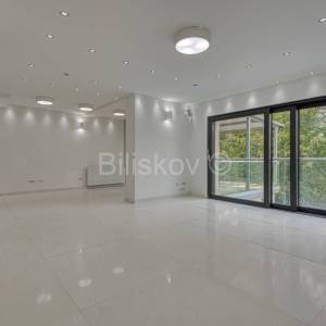 Najam, Zagreb, Gornji grad, obiteljska kuća, bazen