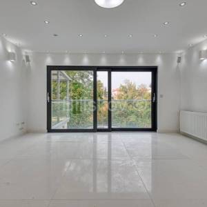 Najam, Zagreb, Gornji grad, obiteljska kuća, bazen