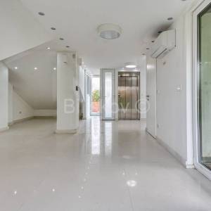 Najam, Zagreb, Gornji grad, obiteljska kuća, bazen