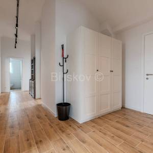 Najam, Zagreb, Sigečica, novouređeni stan u urbanoj vili 100m2