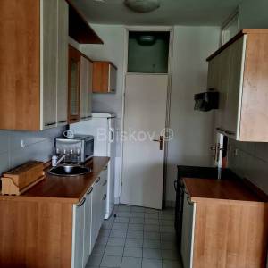 Najam, Zagreb Trnje, dvosoban stan, garaža, balkon