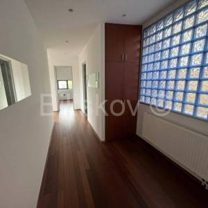 Najam,Centar,Britanac,poslovni prostor 110m2,na 2katu zg.građene 2010