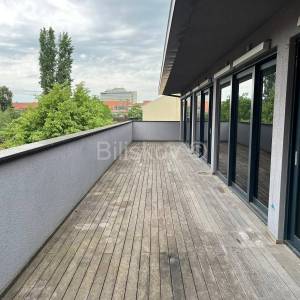 Najam,Centar,Britanac,poslovni prostor 110m2,na 2katu zg.građene 2010