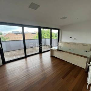 Najam,Centar,Britanac,poslovni prostor 110m2,na 2katu zg.građene 2010