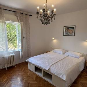 Najam:Opatija-Ičići,2-sobni stan na prvom katu kuće,104m2,200m od mora