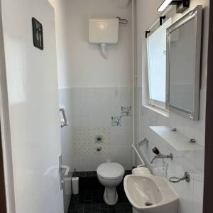 Najam:Opatija-Ičići,2-sobni stan na prvom katu kuće,104m2,200m od mora