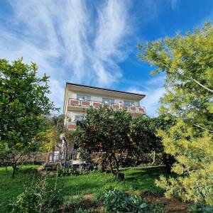 Najam:Opatija-Ičići,2-sobni stan na prvom katu kuće,104m2,200m od mora