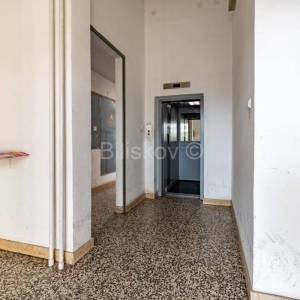 Najam,Zagreb,Črnomerec, trosobni stan 40m², 4.kat, lift, garaža + PM