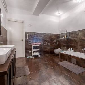 Najam,Zagreb,Donji grad,stan 175m2, na 2 katu.