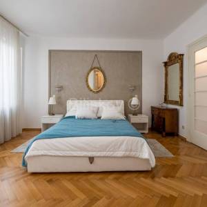 Najam,Zagreb,Donji grad,stan 175m2, na 2 katu.