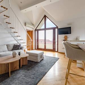 Najam,Zagreb,Maksimir trosoban stan u kući 71,87m2 na drugom katu.