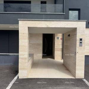 Namješten stan s 4 spavaće sobe, vrtom i bazenom, 350 m od mora