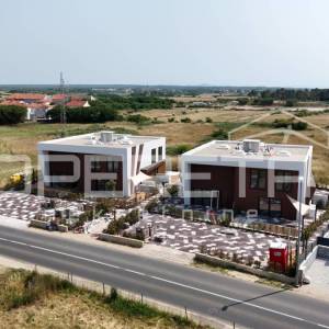 Nin: Luksuzni dvoetažni stan s bazenom, saunom i vrtom, stan A3