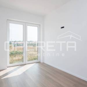 Nin: Moderna kuća s bazenom, saunom i zelenim vrtom A4