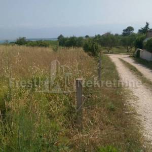 NIN-ZATON, 1323m2, TOP LOKACIJA!