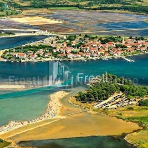 NIN ZATON – 15.600 m2 – 30.00 eura / m2