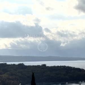 Njivice, dvojna kuća s dva apartmana, prilika!