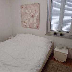 Novalja, apartman, visoko prizemlje 62m2+kućni vrt, 150m do plaže