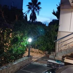 Novalja, apartman, visoko prizemlje 62m2+kućni vrt, 150m do plaže