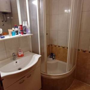 Novalja, apartman, visoko prizemlje 62m2+kućni vrt, 150m do plaže