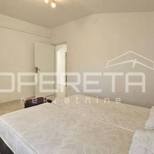 Novalja – Dvojna kuća s 2 trosobna apartmana i dvorištem