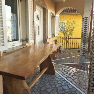 Novi Vinodolski, stan u prizemlju sa terasom