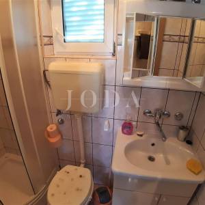 Novi Vinodolski, stan u prizemlju sa terasom