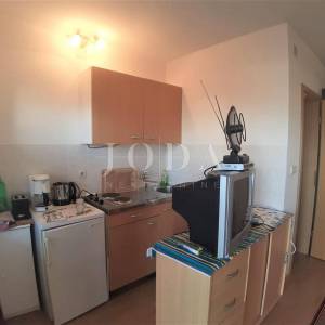 Novi Vinodolski, stan u prizemlju sa terasom