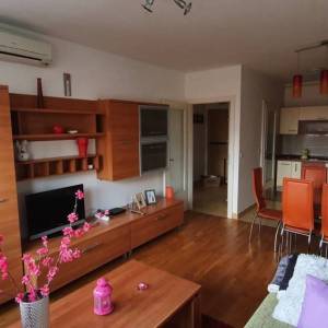 Novi Zagreb-Jaruščica, 2S stan sa spremištem + garažno parkirno mjesto