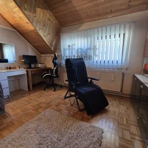 Novi Zagreb-Kajzerica, 4-sob. stan 100m2 + galerija (moguća dva stana)