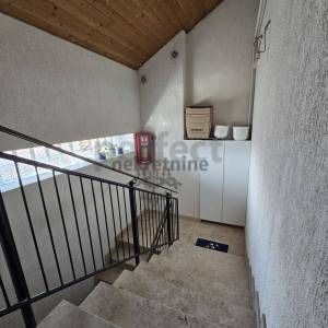 Novi Zagreb-Kajzerica, 4-sob. stan 100m2 + galerija (moguća dva stana)