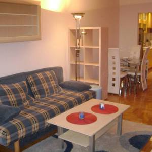 Novi Zagreb-Lanište, 2S stan 53m2 s garažom, blizina svih sadržaja