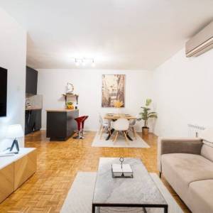 Novi Zagreb-Sopot, adaptiran 3-sobni stan 50m2, blizina svih sadržaja