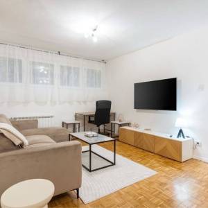 Novi Zagreb-Sopot, adaptiran 3-sobni stan 50m2, blizina svih sadržaja