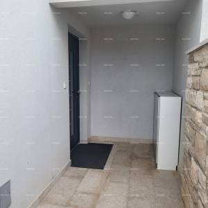 Novigrad, prizemnica s bazenom