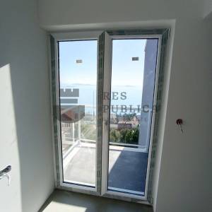 NOVOGRADNJA - MLINI - PROSTRANI PENTHOUSE