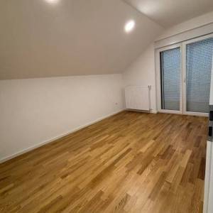 NOVOGRADNJA-Retkovec, dvoetažni stan s parkirnim mjestom, zaseban ulaz