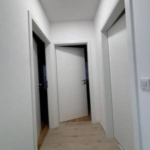 NOVOGRADNJA-Retkovec, dvoetažni stan s parkirnim mjestom, zaseban ulaz