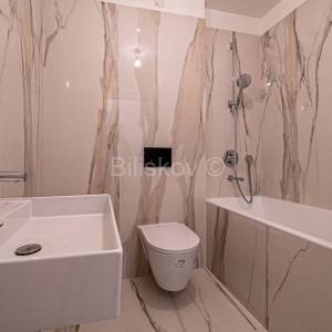 Novogradnja, Ribnjak, peterosoban stan, loggia, GPM