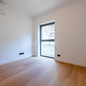 Novogradnja, Ribnjak, peterosoban stan, loggia, GPM