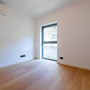 Novogradnja, Ribnjak, peterosoban stan, loggia, GPM