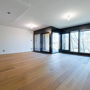 Novogradnja, Ribnjak, peterosoban stan, loggia, GPM