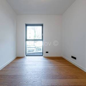 Novogradnja, Ribnjak, peterosoban stan, loggia, GPM